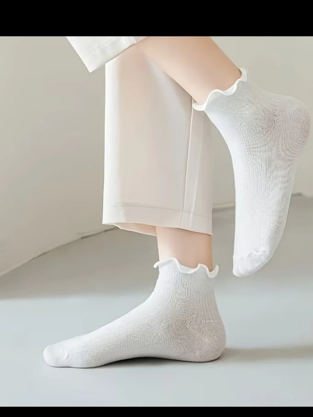 Ruffled Ankle Socks - Pastel & Neutral 8pcs - Picture 3 of 3